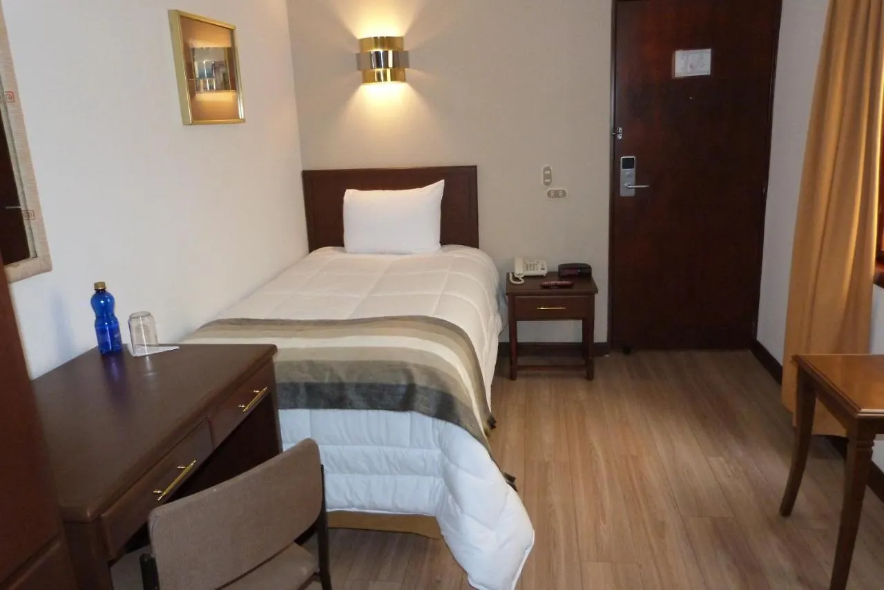 Hotel El Conquistador Cuenca 4*,